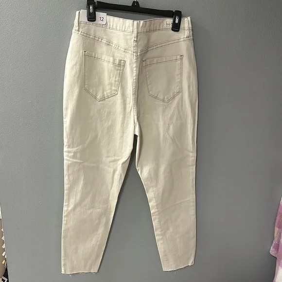 Nicole Miller High-Rise Jeans - Picture 2 of 8